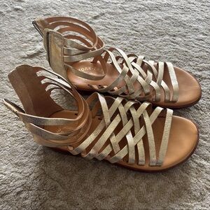 Kork Ease 7M Palmyra Gold Metallic Strappy Leather Gladiator Sandals Zip Back